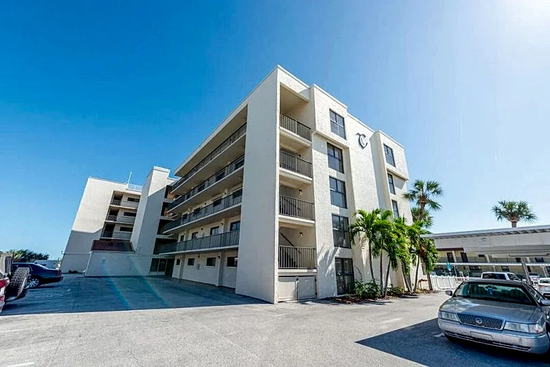 Penthouse - Ocean Front - Corner Unit facing the Pier - Fully Renovated