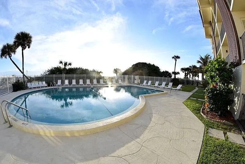 *PENTHOUSE – Beside Pier w/ Oceanfront Pool! - TOP LOCATION**