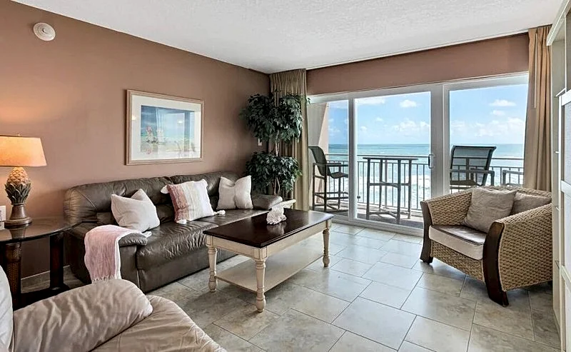Direct Oceanfront - Beautifully updated - Excellent Oceanfront Views
