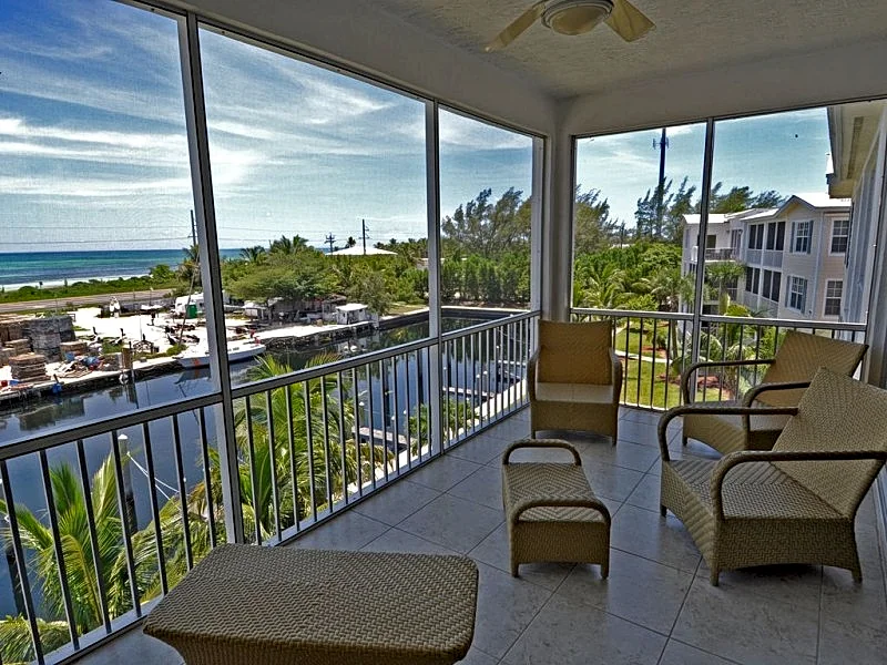 2 BDR Penthouse w/ Breathtaking Views ~ Designer Furnished ~