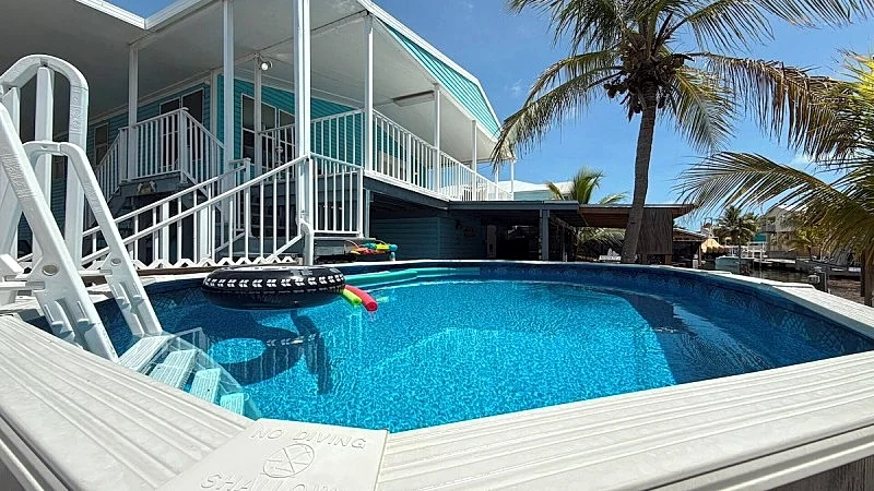 Blue Marlin 2/2 Pool home with 35` Dock Easy Access