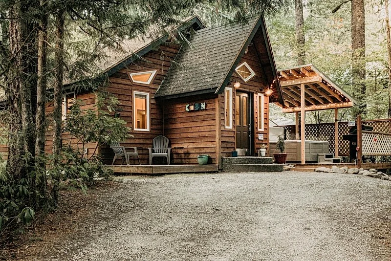 Glacier Springs Cabin #16 - Hot Tub - Wi-Fi