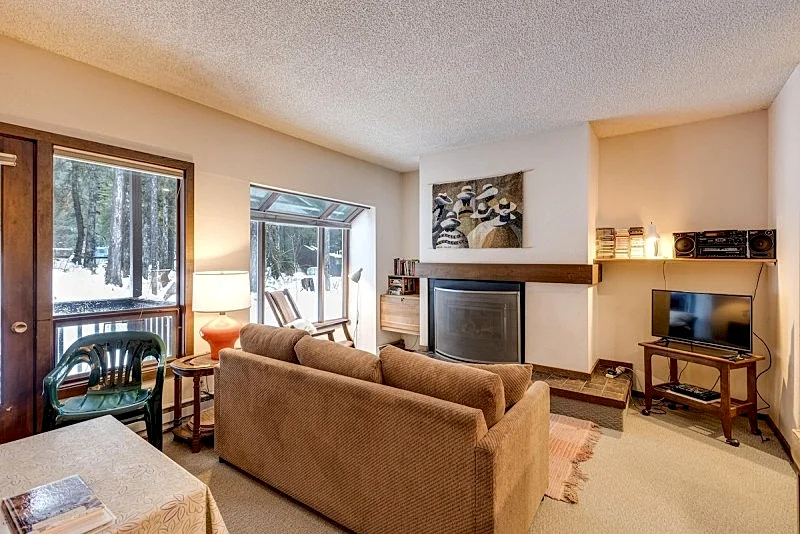 Snowater Condo #33 - Fireplace - WiFi - Sleeps 4
