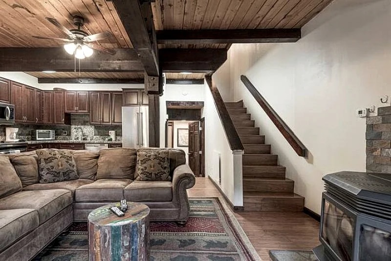 3BR near Squaw, River & Tahoe: Alpine Ski Resort Vacation Rental in Olympic Valley, California, United States — photo 3