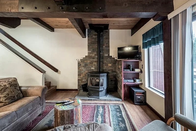 3BR near Squaw, River & Tahoe: Alpine Ski Resort Vacation Rental in Olympic Valley, California, United States — photo 4
