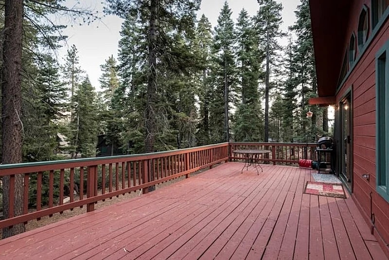 California Beach Rentals | 4BR Lake Home in the Woods HOT TUB HOA Beach in Carnelian Bay, California, United States — photo 5