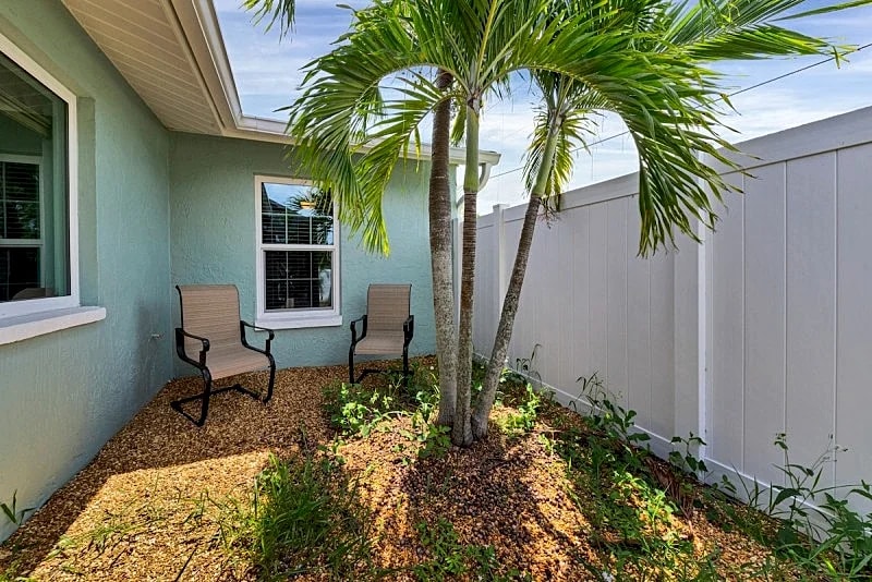 UNWIND IN PRIVATE, HEATED POOL! OR SUN AND FUN AT NEARBY BEACHES! in Venice, Florida, United States — photo 5