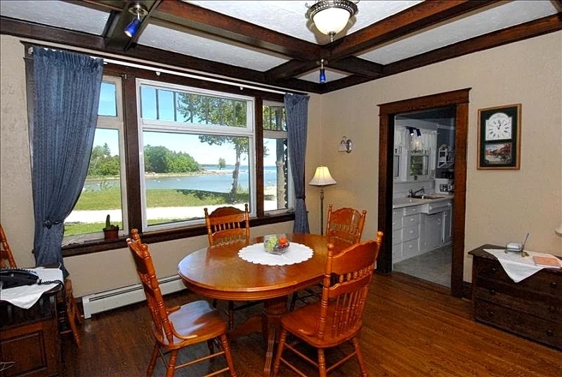 Owen Sound - 4 Bedrooms and 1 Bathroom in Owen Sound, ON in Owen Sound, Ontario, Canada — photo 5