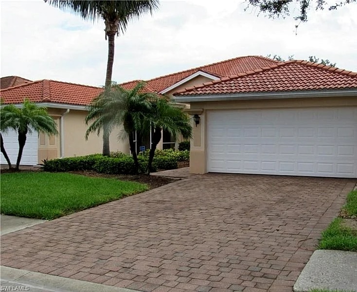 Charming 2 Bedroom, 2 Bath Home in Reflection Lakes, Naples in Naples, Florida, United States — photo 2