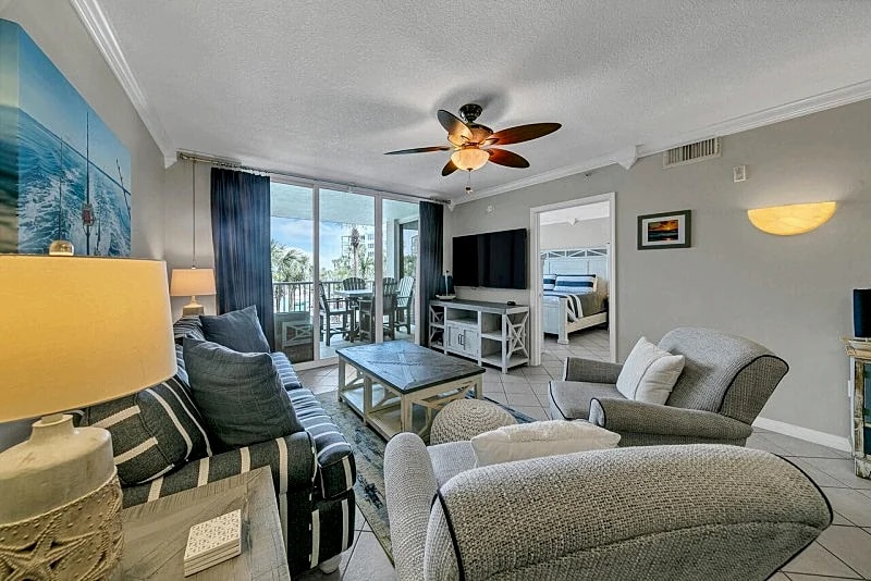 Destin West Pelican 305 in Okaloosa Island, Florida, United States — photo 2
