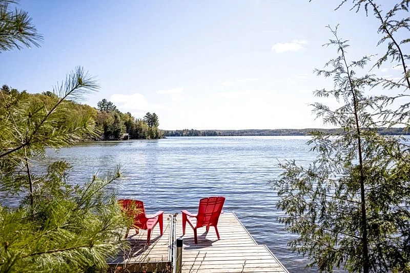 Skeleton Lake Cottage #153, 1-BR, 1-BA in Huntsville in Huntsville, Ontario, Canada — photo 2