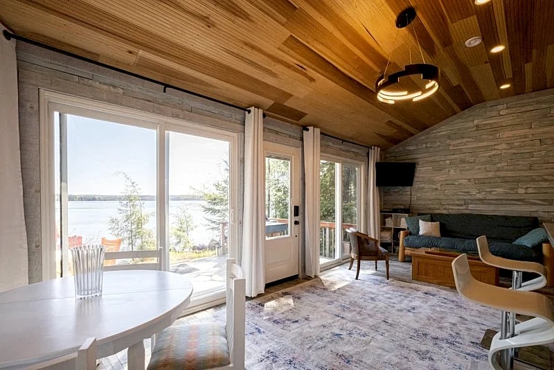 Skeleton Lake Cottage #153, 1-BR, 1-BA in Huntsville in Huntsville, Ontario, Canada — photo 5