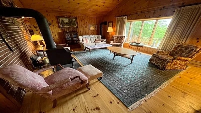 Lake Huron Cottage #1161, 4-BR, 2-BA in Tobermory