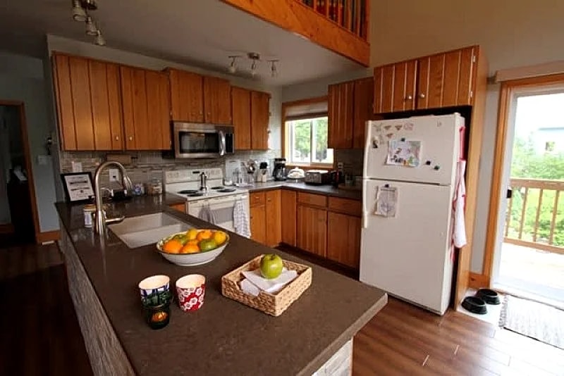 The Eagles Nest Waterfront Cottage #1336 on Lake Huron in Northern Bruce Peninsula, Ontario, Canada — photo 4