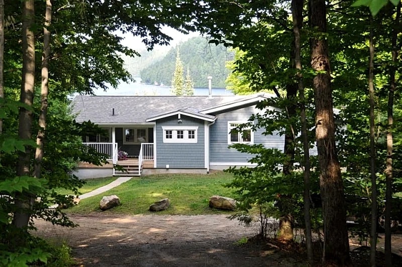 Stunning Cottage #335 on Kawagama Lake, Dorset in Algonquin Highlands, Ontario, Canada — photo 4