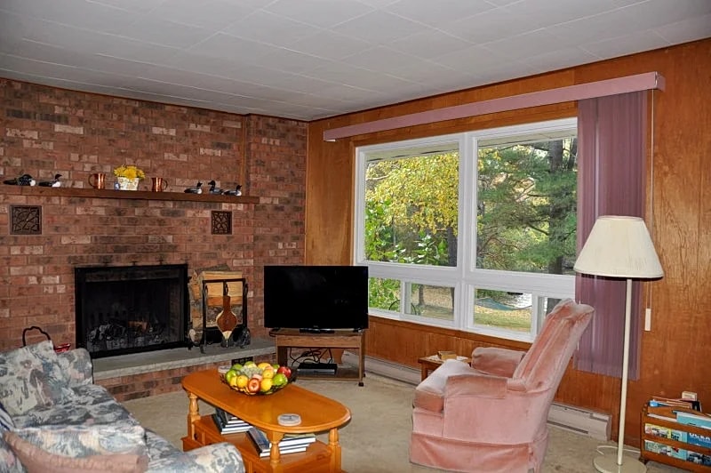 Charming Waterfront Cottage #834 on Kamaniskeg Lake in Madawaska Valley, Ontario, Canada — photo 4