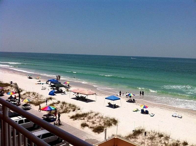 Beautiful Treasure Island and Directly on Sunset Beach! Location, Location!!!!! in Treasure Island, Florida, United States — photo 4