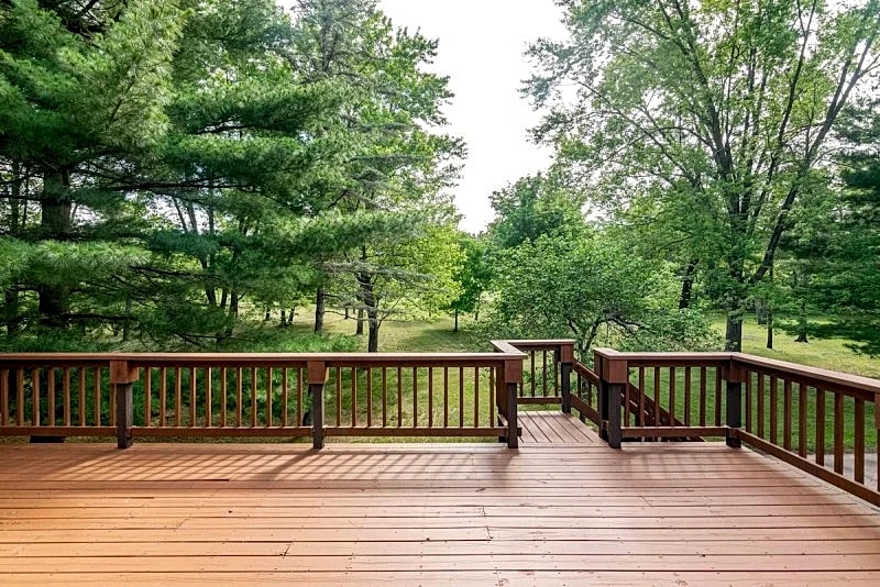 LARGE HOME ON THE 3RD TEE OF LAKE ARROWHEAD GOLF COURSE in Nekoosa, Wisconsin, United States — photo 2