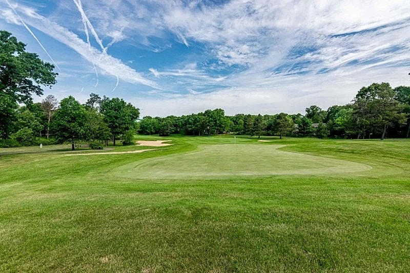 LARGE HOME ON THE 3RD TEE OF LAKE ARROWHEAD GOLF COURSE in Nekoosa, Wisconsin, United States — photo 3