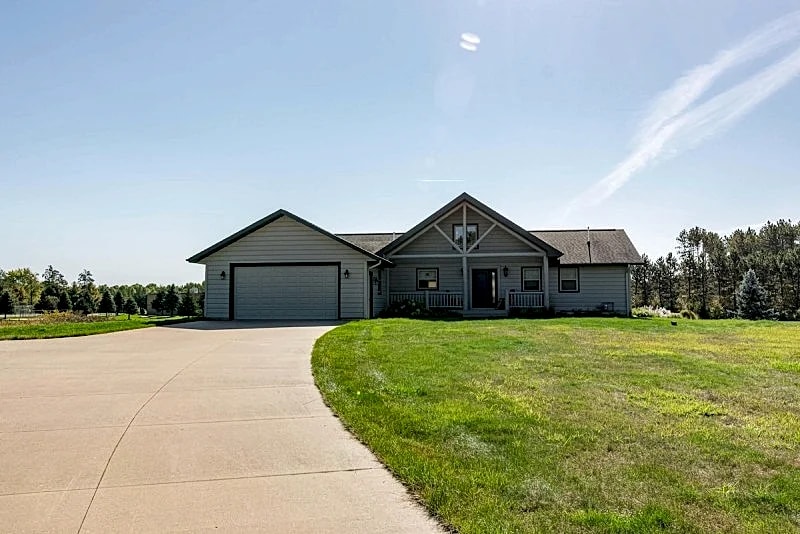 DREAM VACATION HOME ON A PEACEFUL CHANNEL AND PRIVATE BEACH in New Lisbon, Wisconsin, United States — photo 2