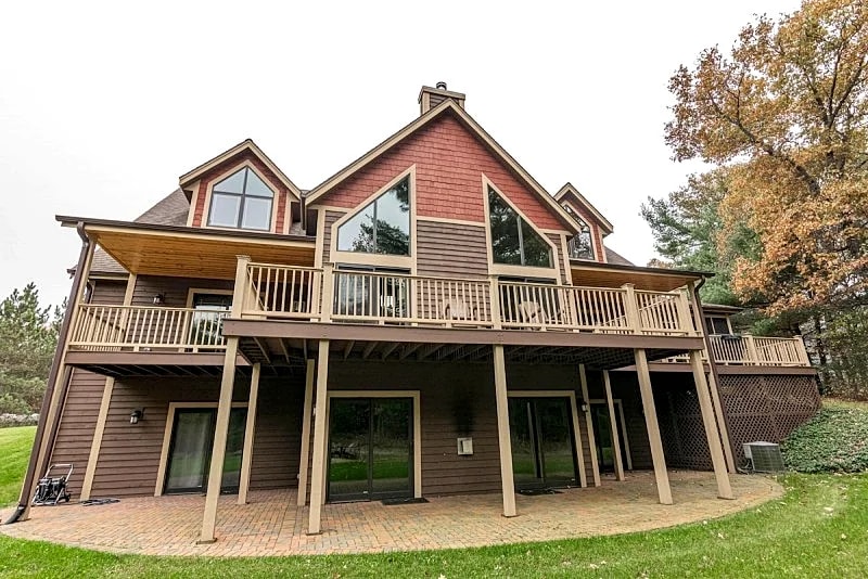 LAKEFRONT FAMILY RETREAT ON THE EASTERN SIDE OF CASTLE ROCK LAKE - PET FRIENDLY in Friendship, Wisconsin, United States — photo 2