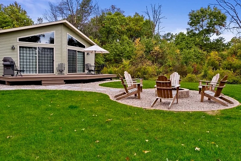 CHARMING FAMILY HOME ON CASTLE ROCK LAKE in Necedah, Wisconsin, United States — photo 4