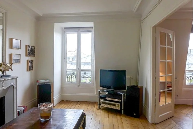 2 Bedroom Champs Elysées LAURISTON in Rue Lauriston, Paris, France — photo 5