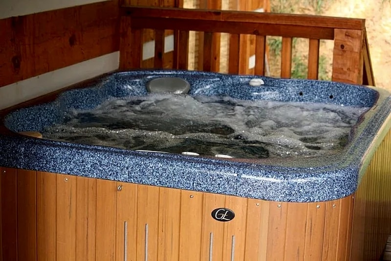 Private Smoky Mtn Log Cabin with Great Mountain View! Hot Tub! Pool Table, WiFi in Pigeon Forge, Tennessee, United States — photo 4