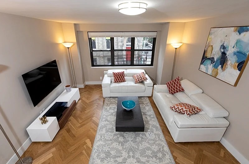 UPPER EAST SIDE - 3 BEDROOMS / 2.5 BATHROOMS in New York City, New York, United States — photo 5