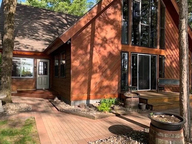 RUSTIC HOME WITH PRIVATE PIER ON LAKE ROCHE-A-CRI - PET FRIENDLY in Friendship, Wisconsin, United States — photo 4
