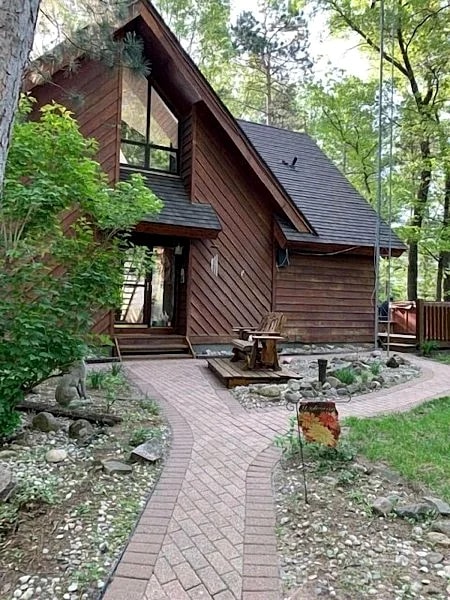 RUSTIC HOME WITH PRIVATE PIER ON LAKE ROCHE-A-CRI - PET FRIENDLY
