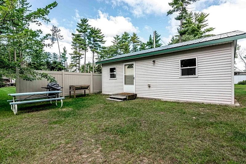A PAIR OF COZY CABINS WITH PRIVATE PIER ON LAKE PETENWELL in Arkdale, Wisconsin, United States — photo 4
