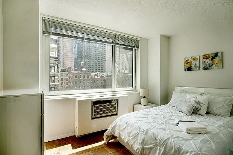 COLUMBUS CIRCLE: 2 BEDROOMS APARTMENT in New York City, New York, United States — photo 3