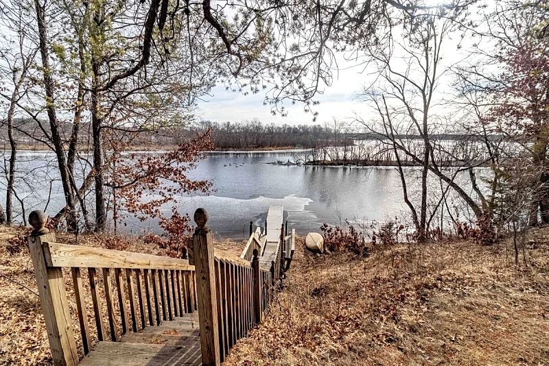 FAMILY RETREAT ON CASTLE ROCK LAKE WITH PRIVATE PIER in Necedah, Wisconsin, United States — photo 3