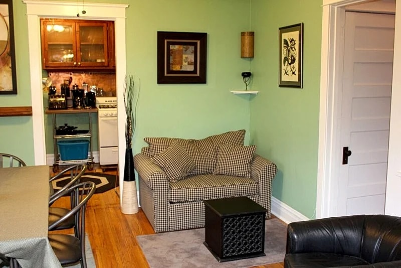 LARGE 1-BR MODERN VINTAGE GEM in Chicago, Illinois, United States — photo 3