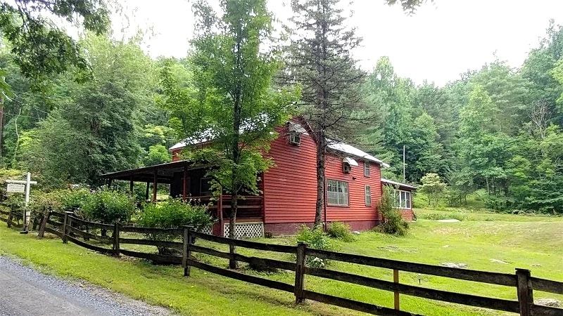 Jewell Hollow Homestead in Page County, Virginia, United States — photo 4