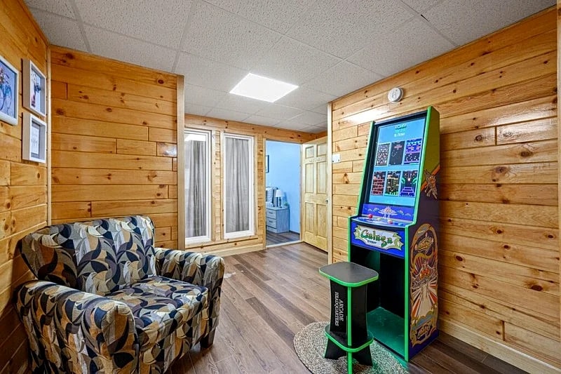 Gorgeous View, Private 5 Acres, Hot Tub, Family Retreat in Sevierville, Tennessee, United States — photo 2