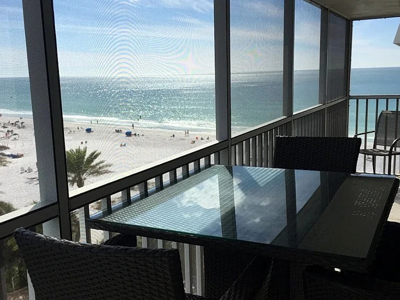 Beachfront Penthouse - Views! Beach & Pool Open! Wifi, Screened Lanai, CLEAN in Siesta Key, Florida, United States — photo 3