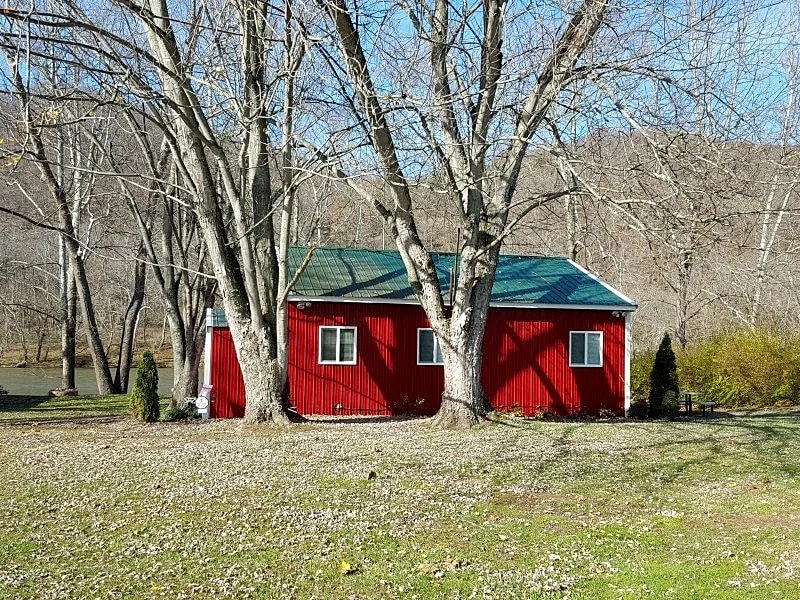 A Southern River Retreat in Page County, Virginia, United States — photo 5