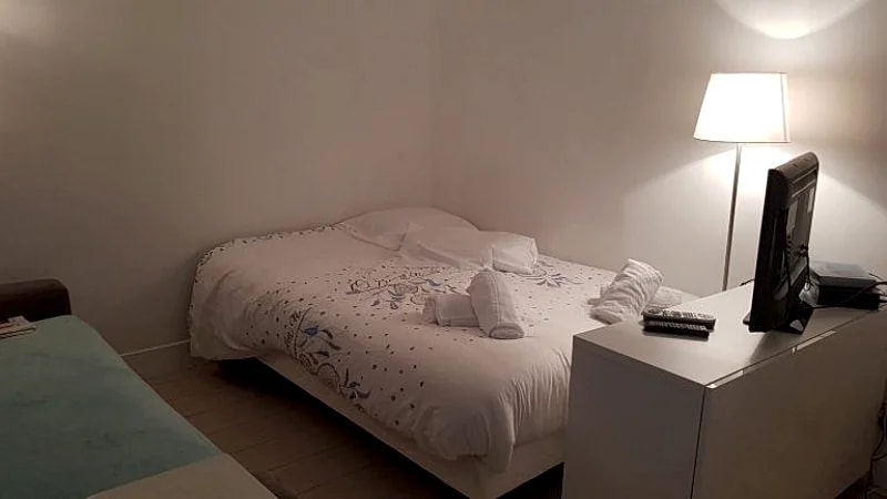 PELICAN studio in Palais Royal and Louvres Museum in Rue Du Pélican, Paris, France — photo 2