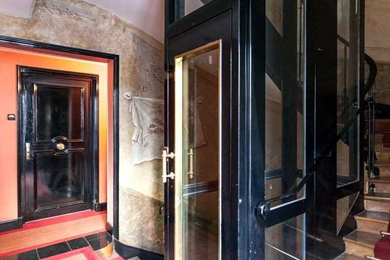 CAPUCINES nice studio apartment in Rue Des Capucines, Paris, France — photo 2