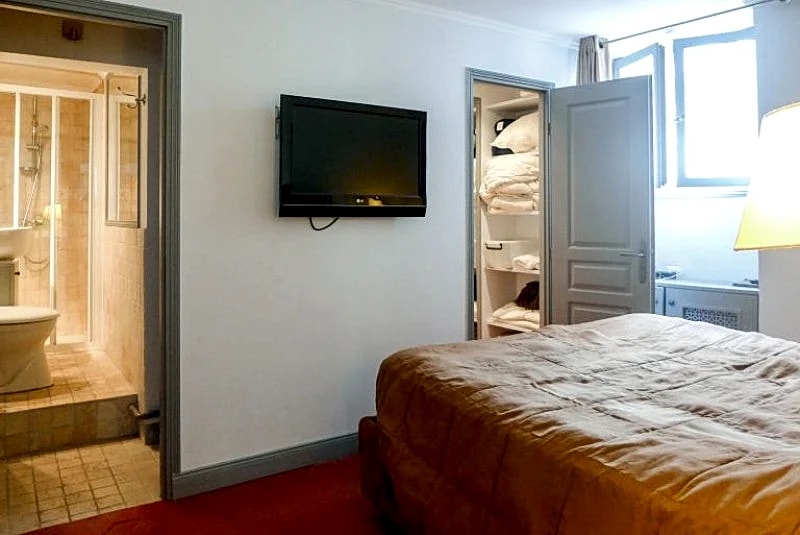 QUAI SAINT MICHEL 1 bedroom near Notre Dame de Paris Cathedral in Quai Saint-Michel, Paris, France — photo 5