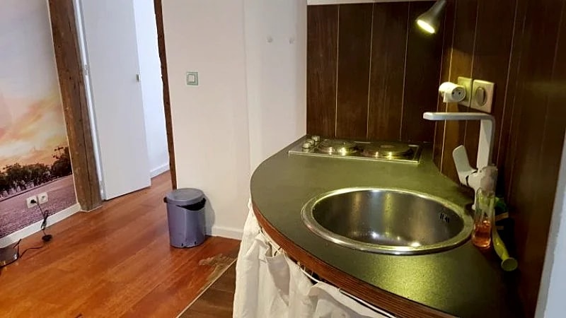 1 Bedroom Saint Lazare LABORDE in Rue De Laborde, Paris, France — photo 4