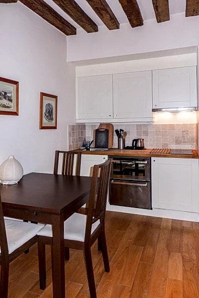 1 Bedroom Le Marais TOURNELLES in Rue Des Tournelles, Paris, France — photo 5