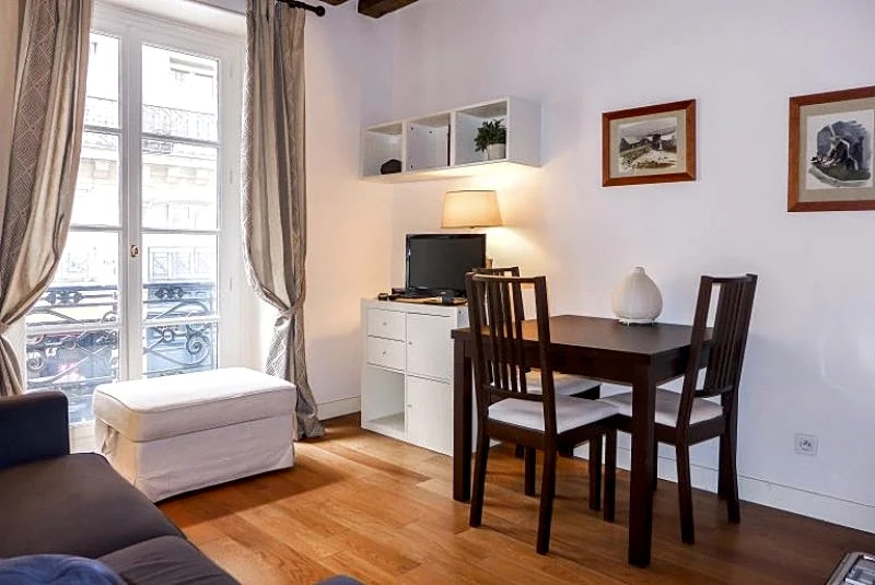 1 Bedroom Le Marais TOURNELLES in Rue Des Tournelles, Paris, France — photo 2