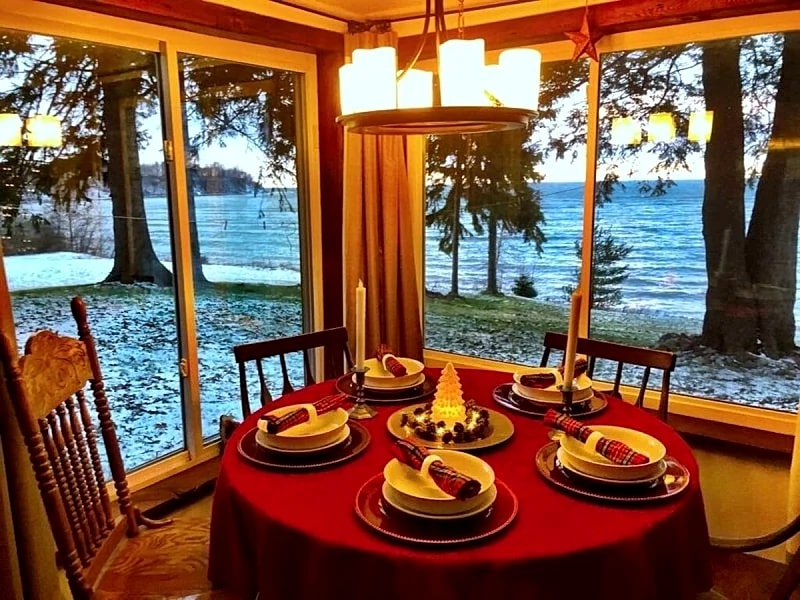 Pine Cottage - Beautiful direct lakefront cottage located in Sodus, NY, with full amenities in Sodus, New York, United States — photo 2