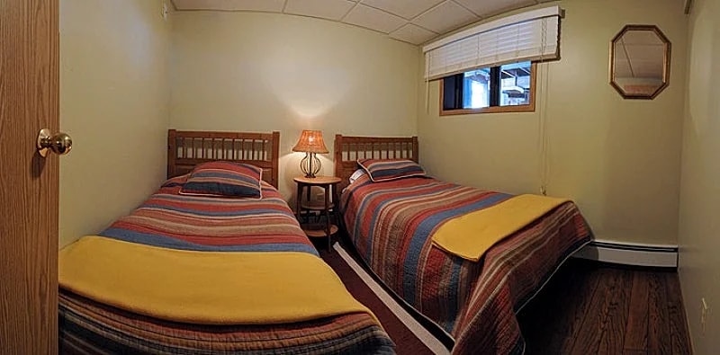 Bear Cub Lodging in Jasper, Alberta, Canada — photo 4