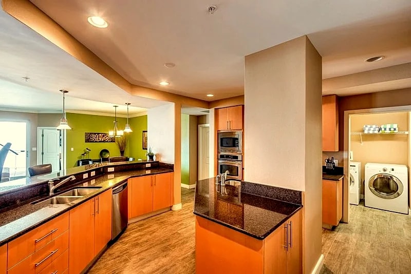 Ocean Vistas 805 a 3 Bedrm 2.5 Bath Ocean Ft Locally Managed! in Daytona Beach, Florida, United States — photo 5