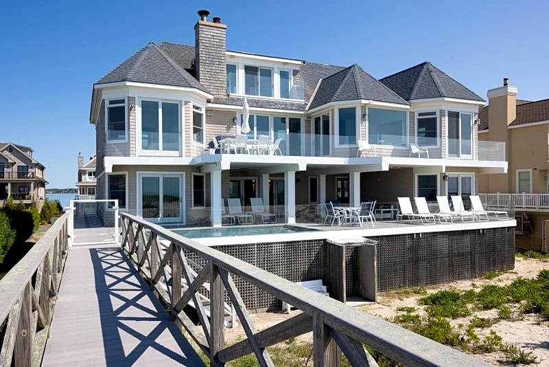 Spectacular 8 BR Oceanfront Hamptons Beach House in Westhampton Beach, New York, United States — photo 5