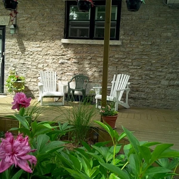 St. John’s Inn and B&B, Victorian Charm in East Hill Near Downtown Belleville in Belleville, Ontario, Canada — photo 2